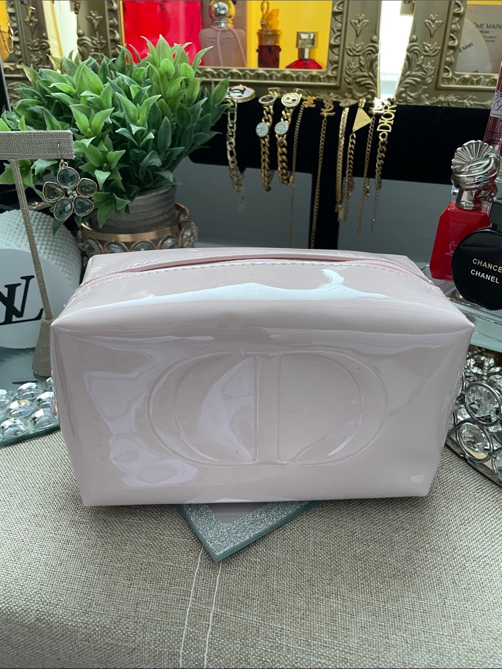 ✨💕DIOR Pink Patent Cosmetic Pouch - Designer Embossed Logo💕✨